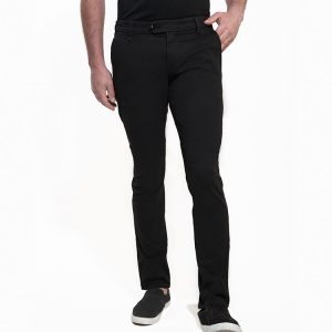 pantalón chino negro